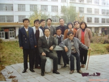 這些人你認識嗎？有的已經作古了！